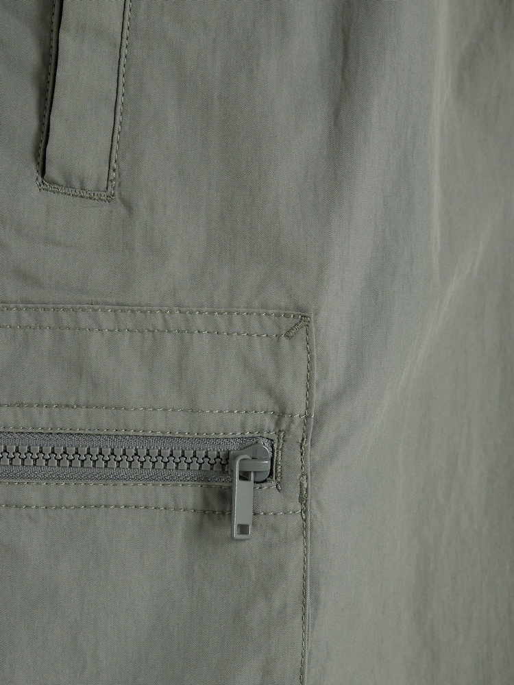 River Island Green Nylon Cargo Shorts - Image 6 of 6