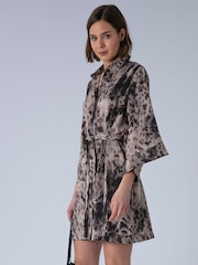 فستان قميص تونيك Isabel مع ربطة عنق على الخصر وجيوب من Religion - Image 7 of 8