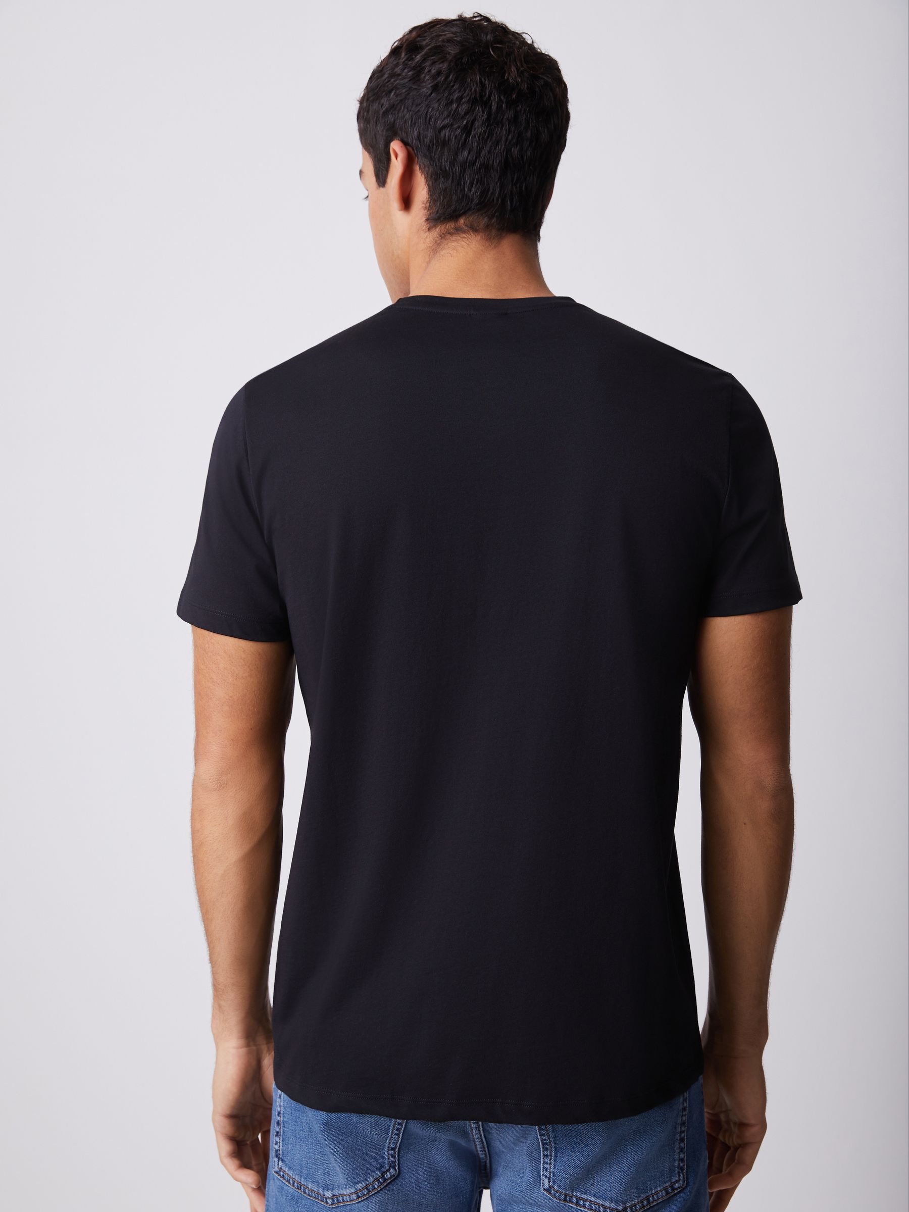 Next：日本 ブラック - BOSS レギュラーフィット半袖 Tシャツ from