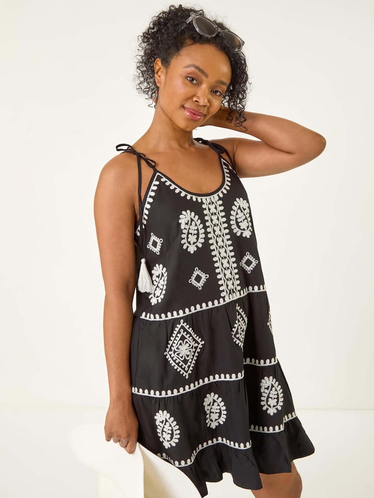 Vestido Roman Petite com detalhes em camadas e tiras finas - Imagem 1 de 5