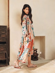 Red Abstract Lightweight Viscose Dressing Gown - Image 4 of 7