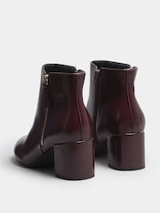 Vermelho - Botas Yours Curve PU com zíper lateral e bloco - Imagem 4 de 5