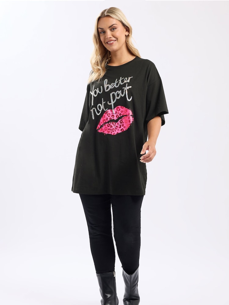 Yours Curve Black Short Sleeve Novelty Relaxed Pout T-Shirt - Image 2 of 5