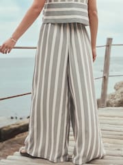 أحادي مقلم - بناطيل عريضة من الأسفل - Image 5 of 9