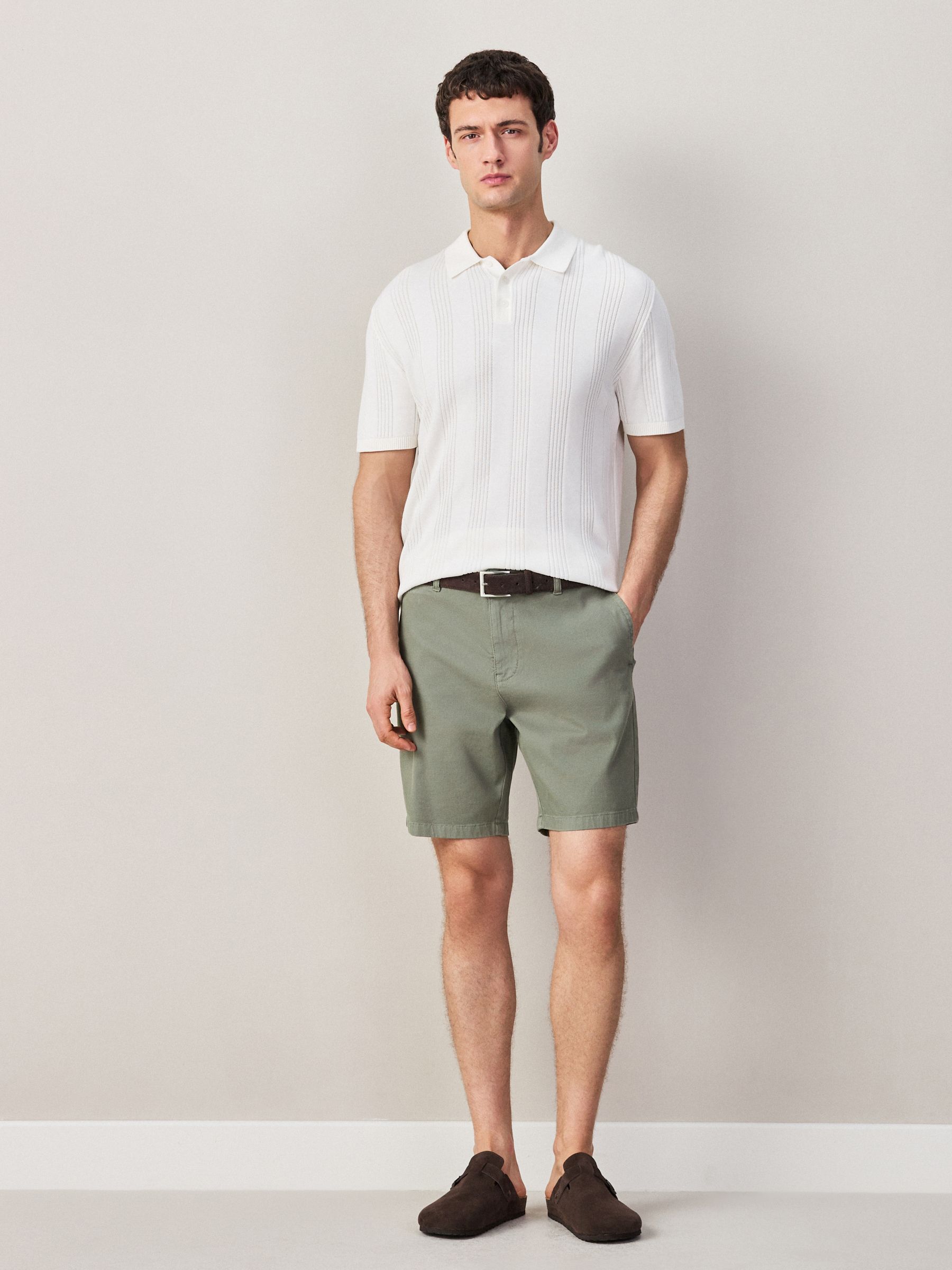 Comprar Verde cáqui - Faux Suede Belted 7 Inch Chino Shorts from