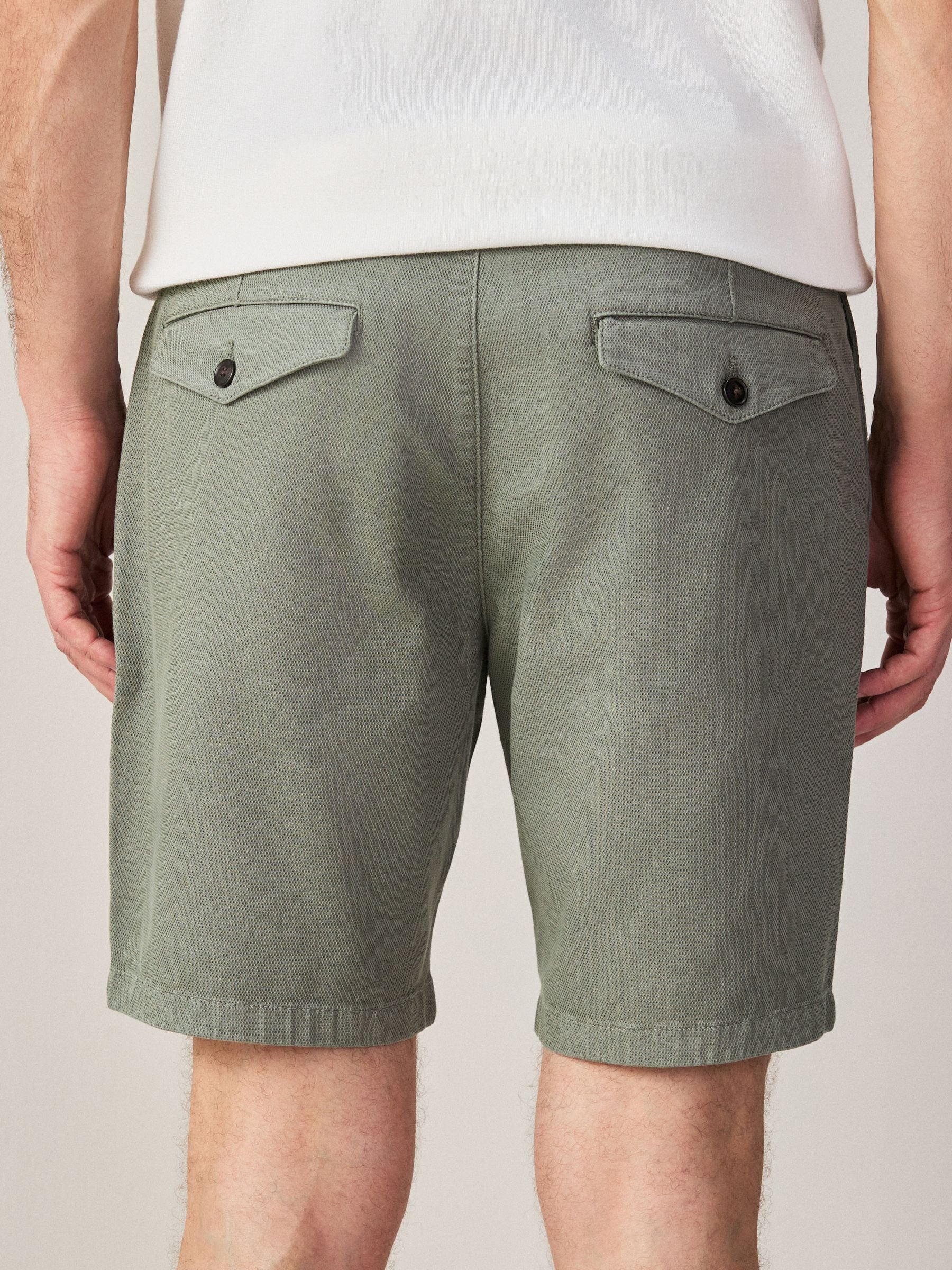 Comprar Verde cáqui - Faux Suede Belted 7 Inch Chino Shorts from