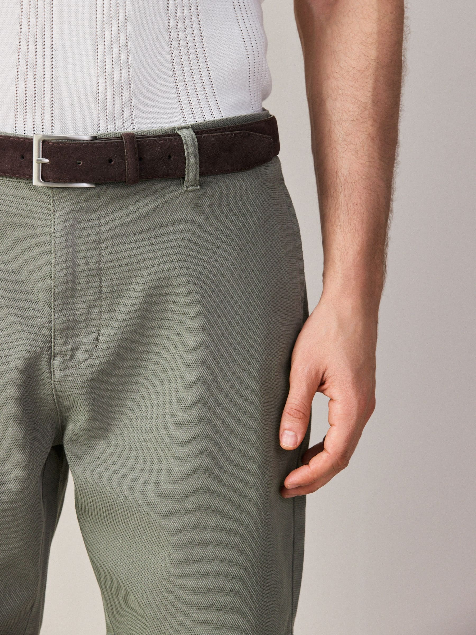 Comprar Verde cáqui - Faux Suede Belted 7 Inch Chino Shorts from