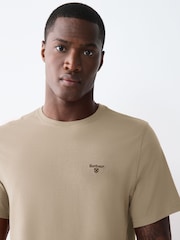 טבעי - חולצת טי ספורטיבית של Barbour® - תמונה 3 מתוך 5