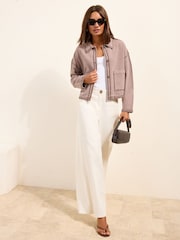 Friends Like These Short Collared Stitch Detail Denim Jacket - תמונה 3 מתוך 4