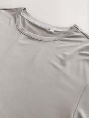 لون محايد - تي شيرت بأكمام قصيرة - توب للتمارين الرياضية من Active - صورة 2 من 3