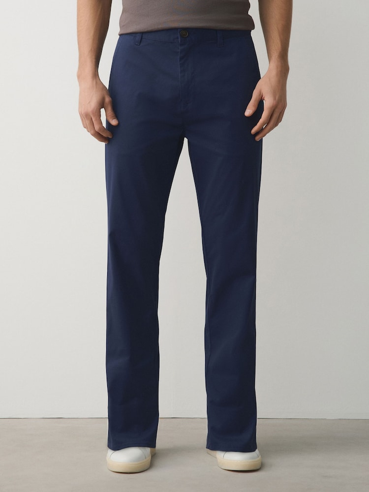 أزرق - قياس مستقيم - تشينو غني بالقطن وقابل للتمدد - صورة 1 من 10