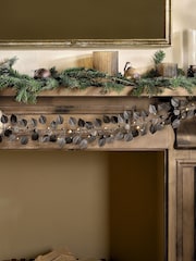 Nkuku Antique Brass Ishana Christmas Garland - Image 4 of 5