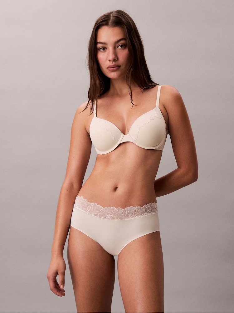 Calvin Klein White Lightly Lined Full Coverage Bra - Perfectly Fit Lace - Image 1 of 6
