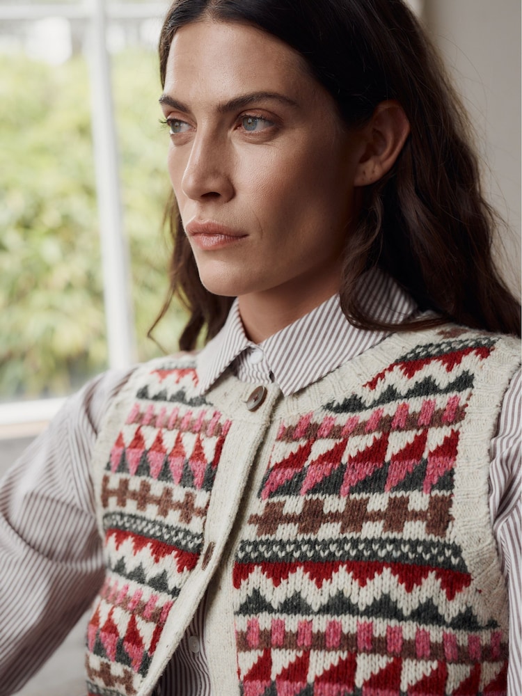 Seasalt Cornwall Red Dawson Pick Fair Isle Vest - Image 4 of 4