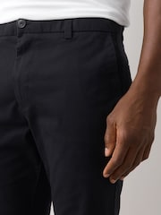 Schwarz - Enge Passform - Stretch-Chinoshorts - Bild 5 von 10