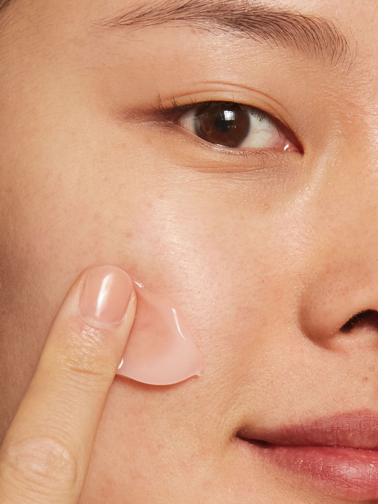 Clinique Moisture Surge 100H Auto Replenishing Hydrator 70ml - Image 2 of 4 Clinique Moisture Surge 100H Auto Replenishing Hydrator 70ml - Image 2 of 4