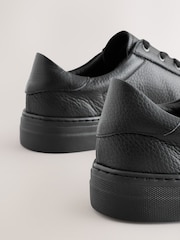 Noir - Baskets à lacets en cuir de qualité supérieure Signature - Image 9 de 11