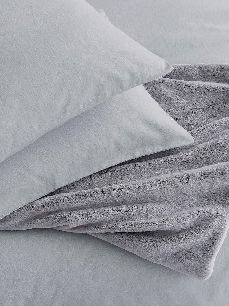 Helena Springfield Silver Cosy Throw - Image 3 of 3