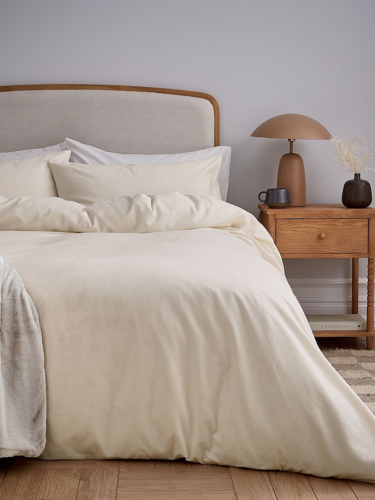 Helena Springfield Ivory Cosy Throw - Image 1 of 6 Helena Springfield Ivory Cosy Throw - Image 1 of 6