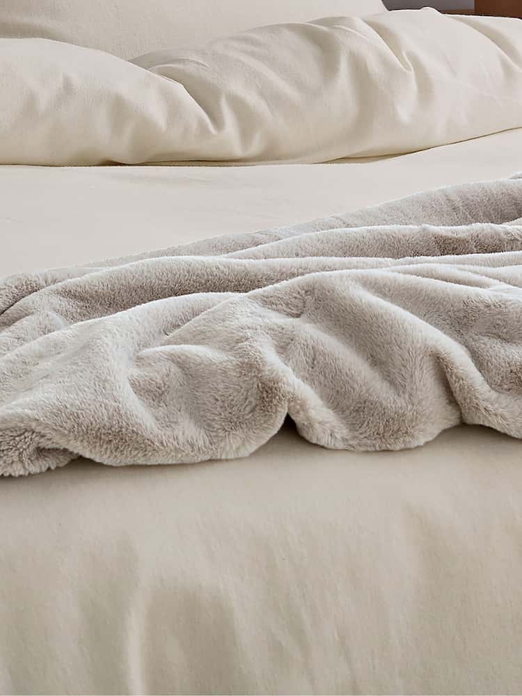 Helena Springfield Linen Cosy Throw - Image 1 of 4 Helena Springfield Linen Cosy Throw - Image 1 of 4