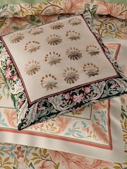 Morris & Co Daisy Tile Cotton Cushion - صورة 1 من 5