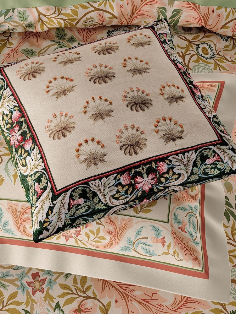 Morris & Co Daisy Tile Cotton Cushion - صورة 1 من 5