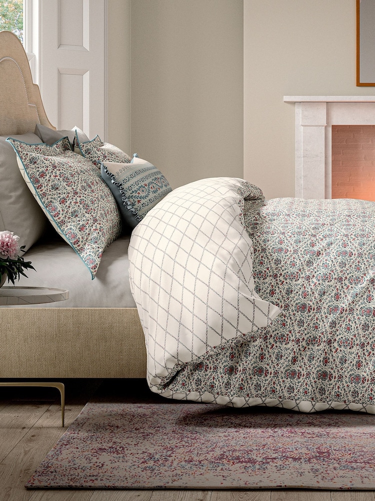 V&A Red Teal Indian Lattice 100% Cotton Duvet Set - Image 2 of 6