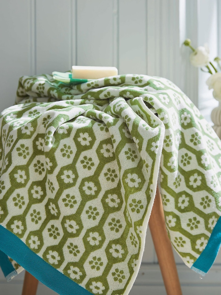 Land & Shore Green Daisy Towel - Image 1 of 2