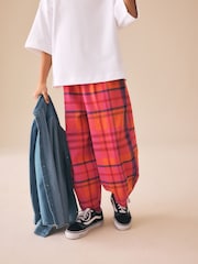 דוגמת משבצות בכמה צבעים - מכנסיים בגזרת חבית עם גומי במותן (גיל 3 עד 16) - תמונה 3 מתוך 5