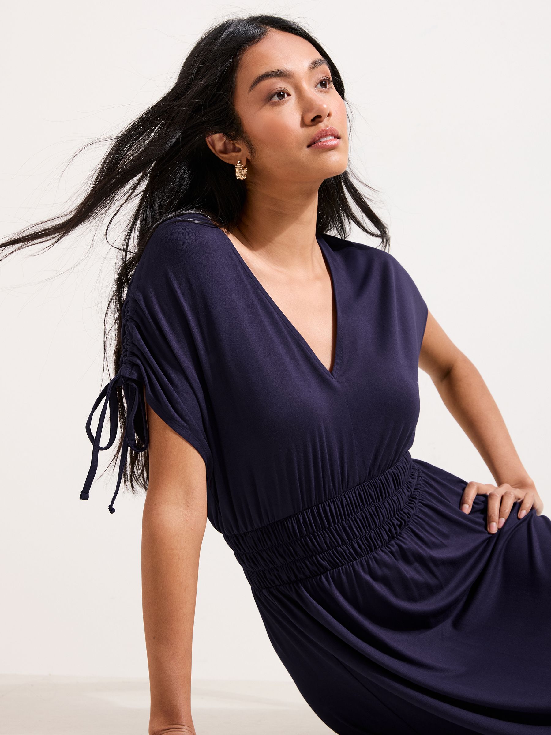 form fitting navy blue dress Tight Fitted Prom Dress in Navy Blue