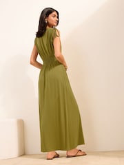 Verde oliva - Friends Like These V-Neck Shirred Waist Jersey Maxi Dress - Imagen 4 de 4