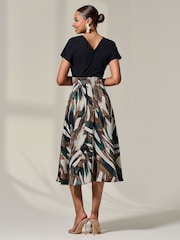 Jolie Moi Short Sleeve Two Tone Midaxi Dress - Bild 2 von 6