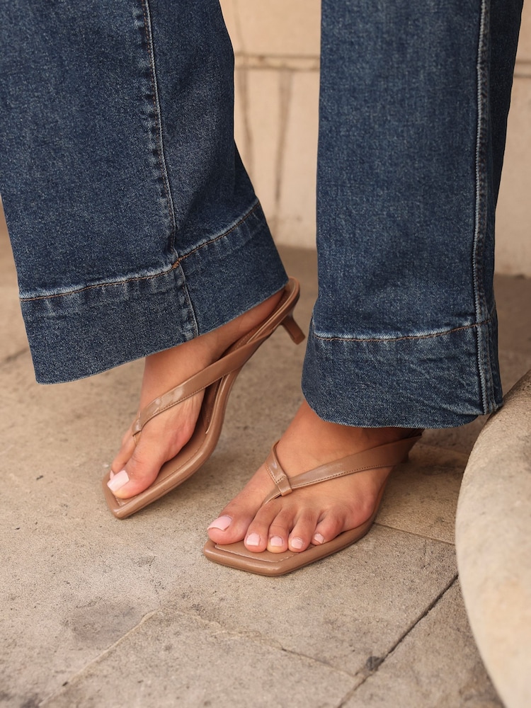 Marrón tostado - Linzi Potential Toe Post Kitten Sandals - Imagen 1 de 5