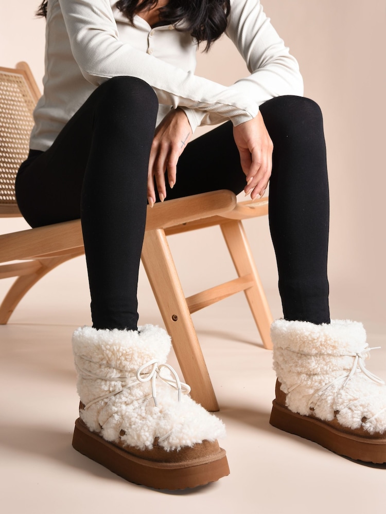 Just Sheepskin Ladies Brooke Sheepskin Alpine Snow Brown Boots - Image 1 of 5 Just Sheepskin Ladies Brooke Sheepskin Alpine Snow Brown Boots - Image 1 of 5