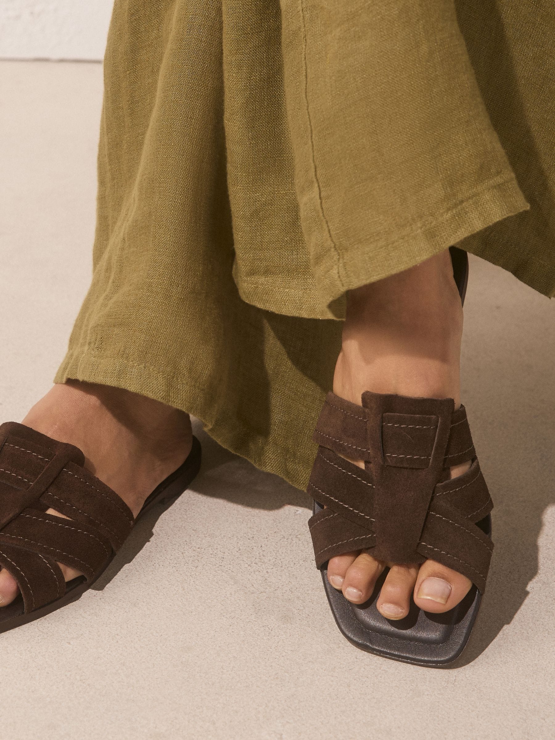 SOFT STITCH MULE SANDALS ブラウン Buy Chocolate Brown Standard/Wide Fit Forever Comfort® Stitched
