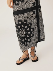 Arizona Love Black Trekky Toe Post Sandals With Black Bandana Cord - Image 1 of 2