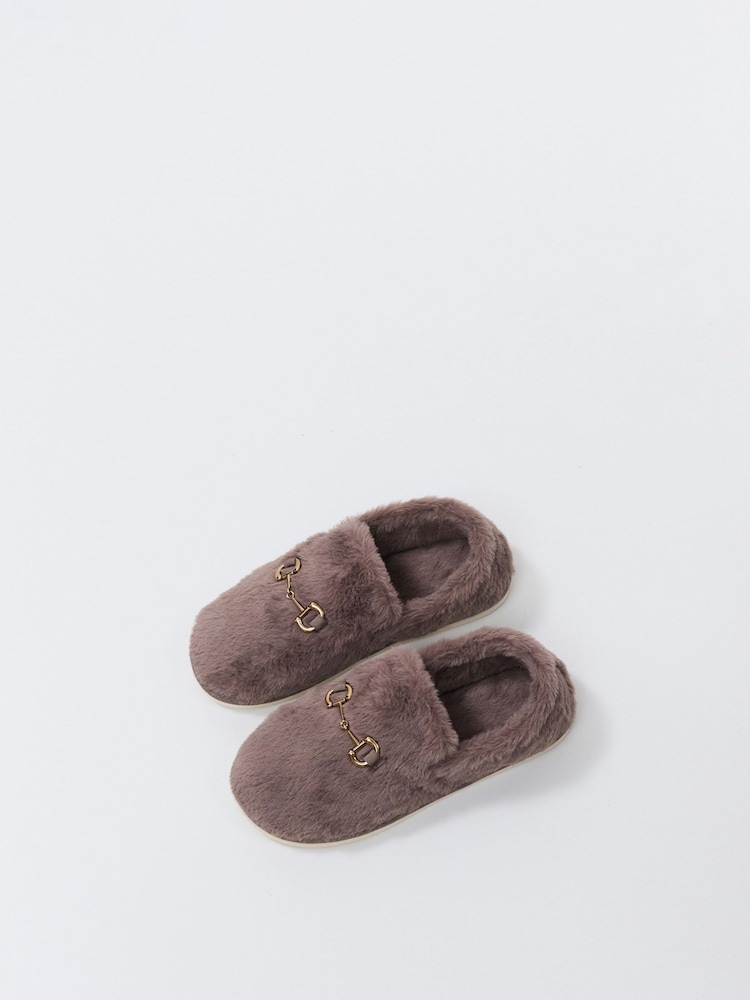 Aruelle Kelly Extra-Soft Fluffy Polyester Brown Slipper Designed With An Enclosed Toe And Heel Design For Full Coverage - Image 2 of 3 Aruelle Kelly Extra-Soft Fluffy Polyester Brown Slipper Designed With An Enclosed Toe And Heel Design For Full Coverage - Image 2 of 3