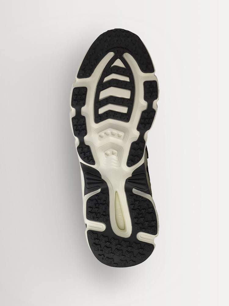 Karhu Vanilla Ice/Black Super Fulcrum Trainers - Image 12 of 12