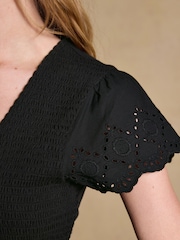 Schwarz - Joules Ivy Shirred Jersey Woven Midi Dress With Broderie Sleeve Detail - Bild 3 von 8