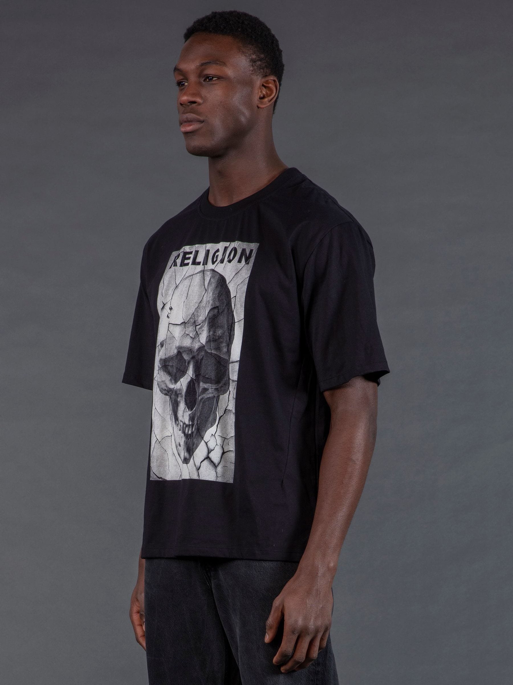 Next：日本 ブラック - Religion クラック Tシャツ from Next Japan
