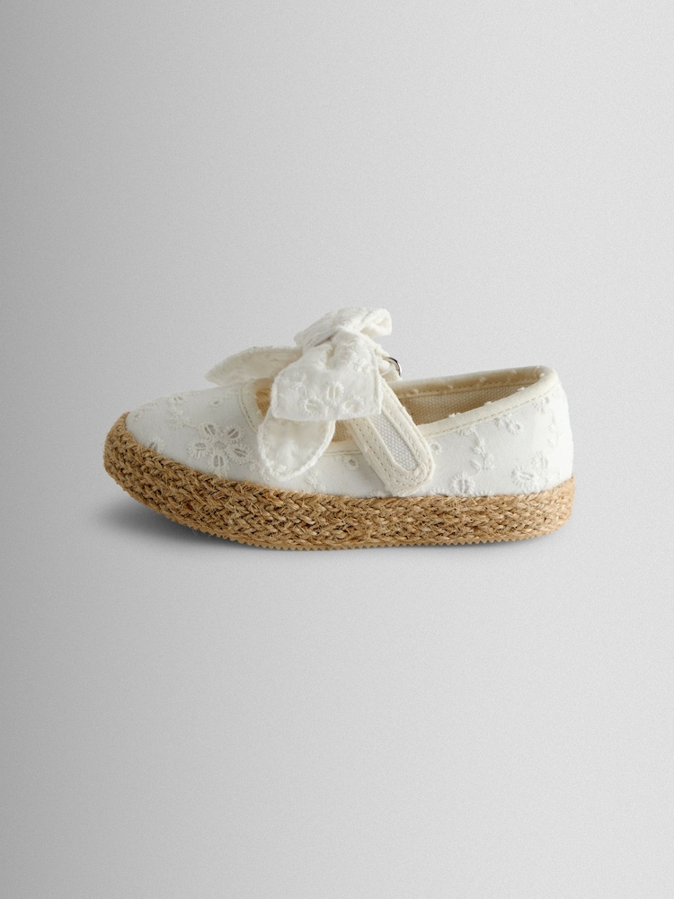 רקמה בצבע לבן - JoJo Maman Bébé Bow Strap Ballet Pumps - תמונה 4 מתוך 4