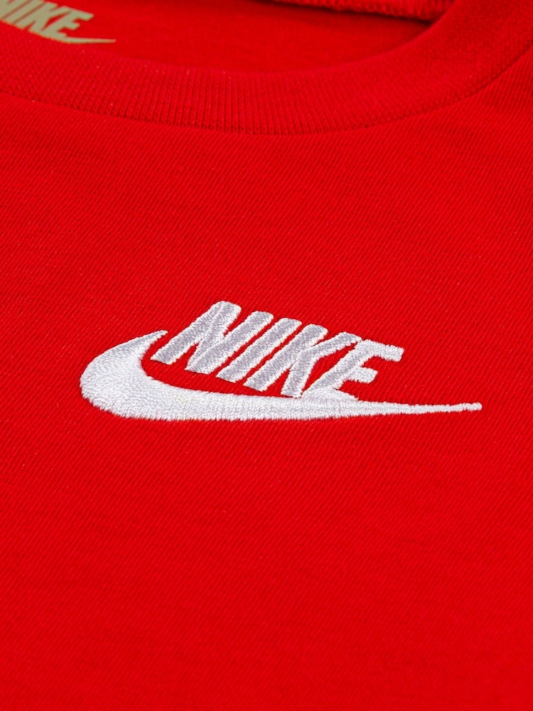 Nike Red Small Logo T-Shirt And Shorts Set - Image 4 of 4