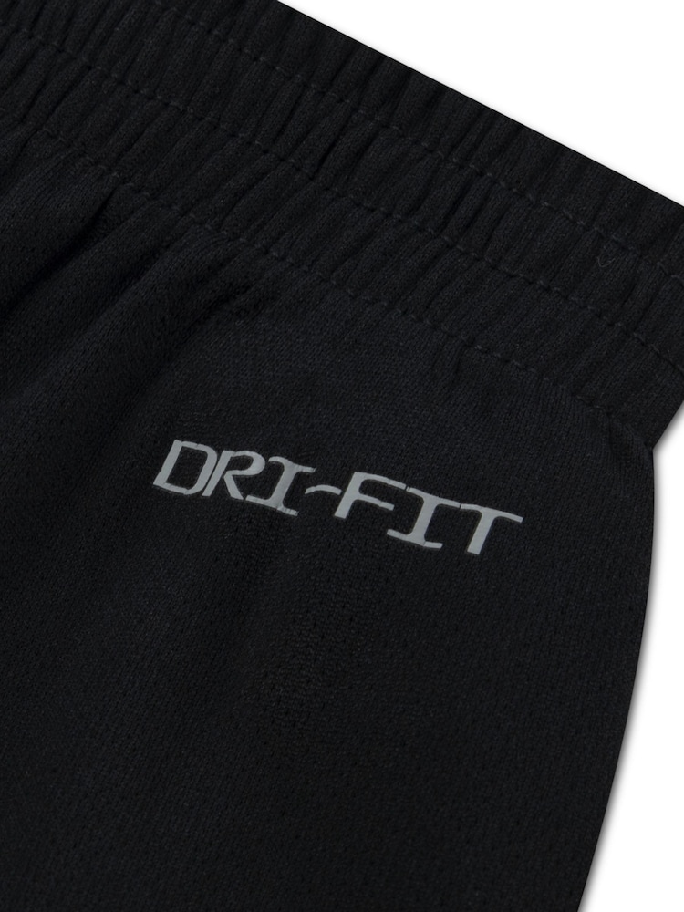 Nike Black Swoosh Love T-Shirt And Shorts Set - Image 5 of 5 Nike Black Swoosh Love T-Shirt And Shorts Set - Image 5 of 5