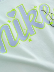أزرق - طقم للأطفال الصغار من تيشرت وشورت بخصر متقاطع من Nike - صورة 8 من 11