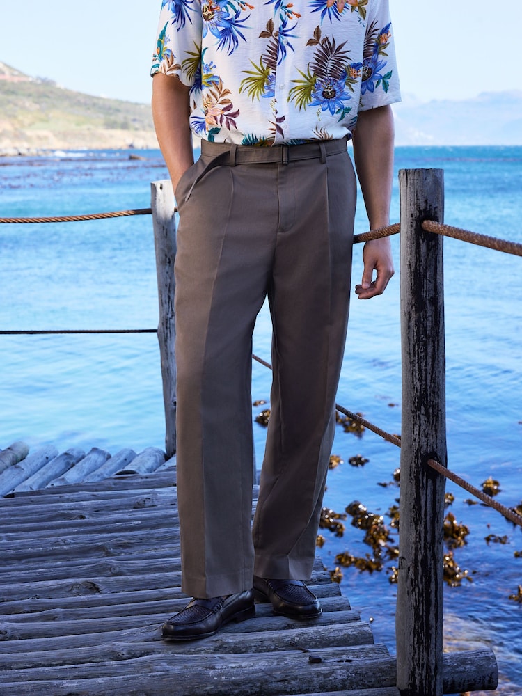 ブラウン - Relaxed Fit Cotton Linen Blend Smart Trousers with Self Fabric Belt - 画像 1 / 4