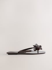 チョコレートブラウン - ビーチフラワートリム スクエアトゥ ビーチサンダル - 画像 5 / 7