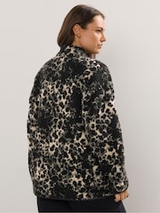 Yours Curve Black Borg Nylon Pocket Fleece - Image 4 of 6