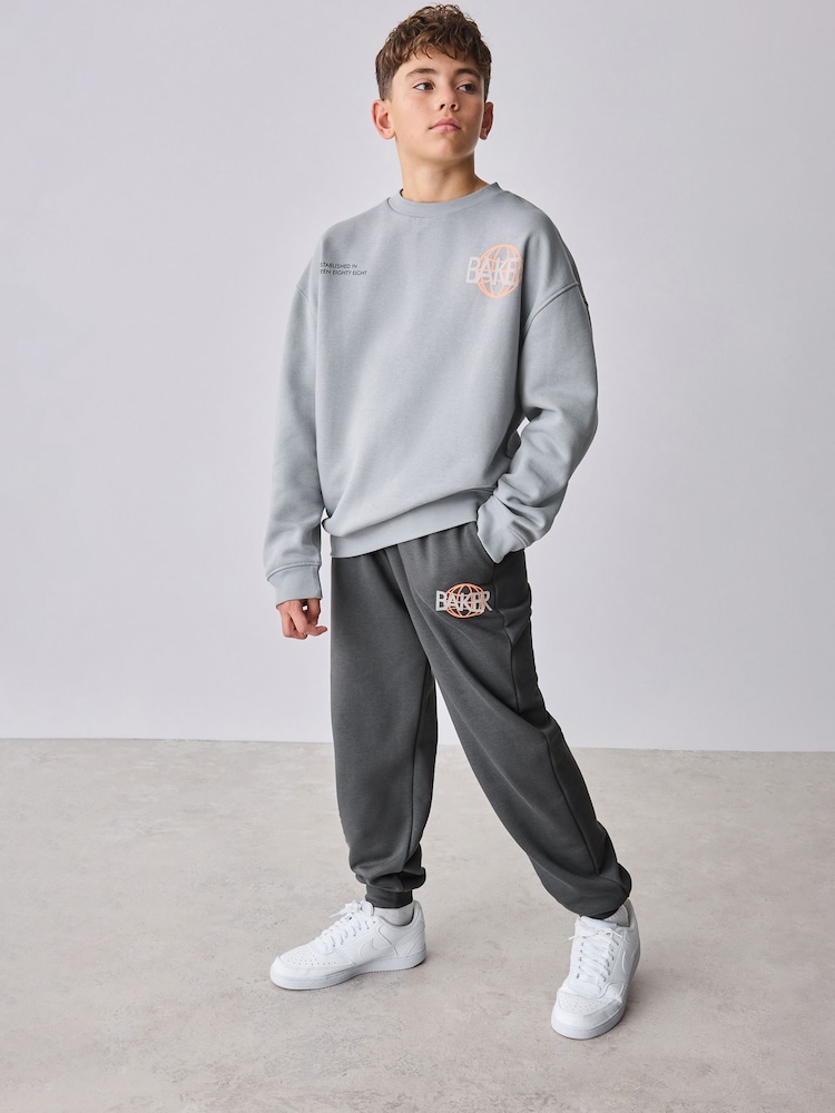 Baker by Ted Baker grått, overdimensjonert sett med grafisk genser og joggebukser - Bilde 1 av 17