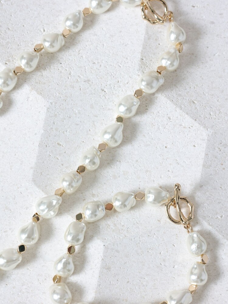 Jon Richard Gold Plated Pearl T Bar Bracelet - Image 2 of 3 Jon Richard Gold Plated Pearl T Bar Bracelet - Image 2 of 3