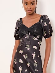 Lipsy Bias Short Sleeve Slip Dress - Image 2 de 4